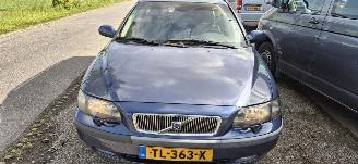 Auto incidentate Volvo V-70 2.4 D 2002/6