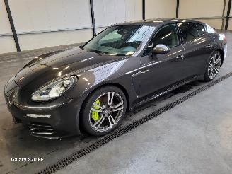 skadebil auto Porsche Panamera S 3.0 e-Hybrid 245-KW Automaat Plug-In 2014/10