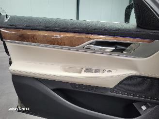 BMW 7-serie 730d 195-KW Automaat High-Executive picture 16