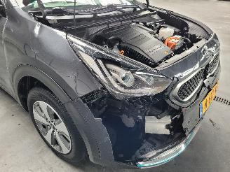 Kia Niro Plug-In-Hybrid 1.6 GDi 77-KW Automaat picture 4