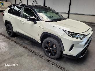 skadebil auto Toyota Rav-4 Hybrid 2.5 131-KW Automaat Two-Tone 2-WD 2020/9