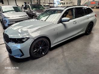 BMW 3-serie 318i Touring 115-KW Automaat M-Sport Panoramdak picture 3