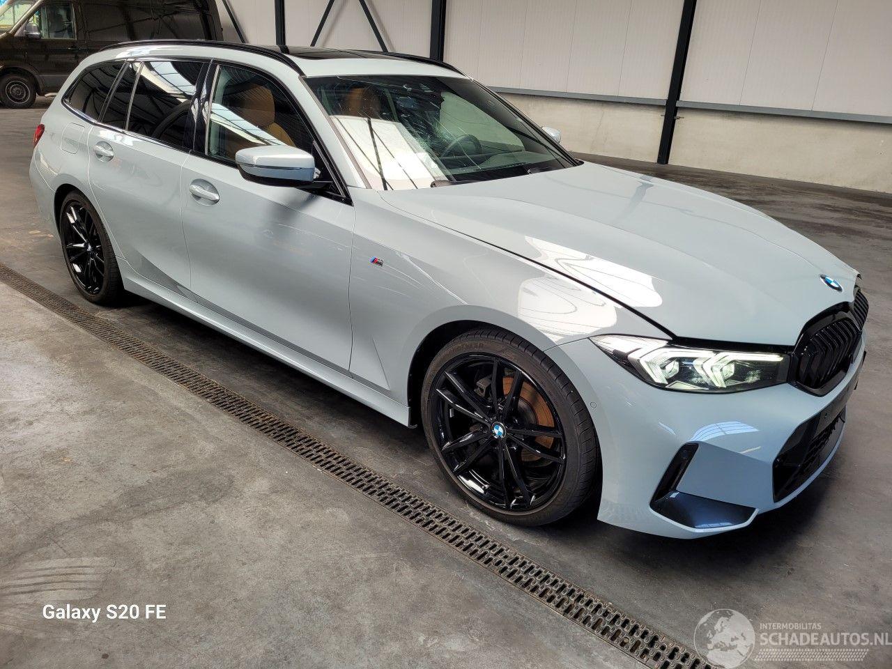 BMW 3-serie 318i Touring 115-KW Automaat M-Sport Panoramdak