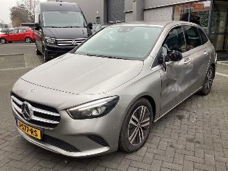 Schadeauto Mercedes B-klasse 180 Business Solution Luxury 2020/1