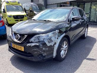 Damaged car Nissan Qashqai 1.2 Acenta 2014/8