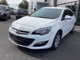 Schadeauto Opel Astra  2015/1