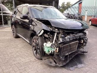 Mitsubishi Outlander 2.0I PHEV picture 3