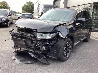 Voiture accidenté Mitsubishi Outlander 2.0I PHEV 2015/9