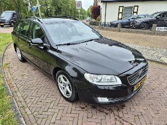 Volvo V-70 2.0 D3 Dynamic Edition picture 2
