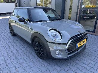 damaged passenger cars Mini Cooper Pepper Serious Business 2017/9