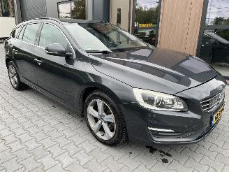 Avarii autoturisme Volvo V-60 T3  Automaat  Navi Camera PDC 2014/12