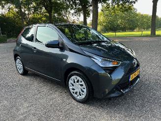 krockskadad bil auto Toyota Aygo X-Play ** GEEN SCHADE** 2021/4