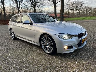 Coche accidentado BMW 3-serie 320i M-sport aut. *pano* 2014/11