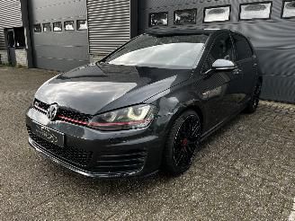 krockskadad bil auto Volkswagen Golf 2.0 TSI GTI PANODAK / AUTOMAAT / CRUISE / NAVI 2015/10