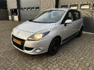 Avarii autoturisme Renault Scenic 1.4 TCe CLIMA / CRUISE / NAVI / NIEUWE APK 2009/11