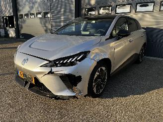 Schadeauto MG MG4 ELECTRIC LUXURY 64Kwh 2023/6