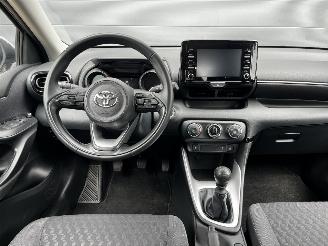 Toyota Yaris VVT-I AIRCO / CRUISE / NAVI / CAMERA / STOELVERW picture 10