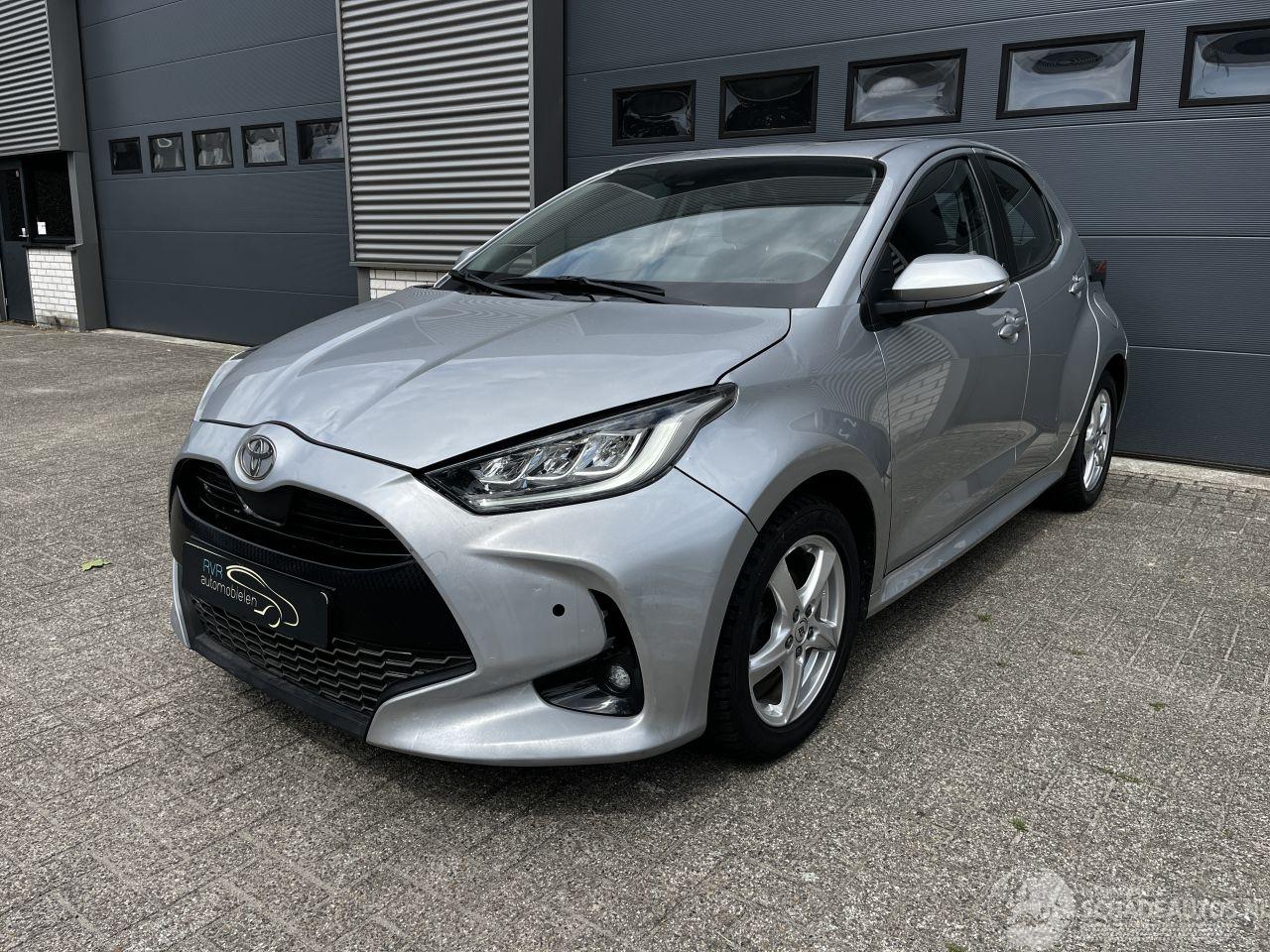 Toyota Yaris VVT-I AIRCO / CRUISE / NAVI / CAMERA / STOELVERW