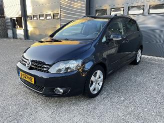 Vaurioauto  passenger cars Volkswagen Golf plus 1.4 TSI CLIMA / STOELVERW / PDC / CRUISE 2011/8