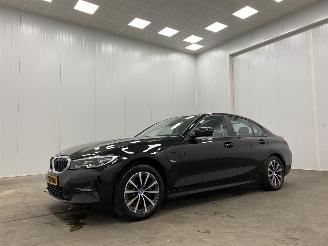škoda osobní automobily BMW 3-serie 320e Autom. Hybrid Edition Plus Navi Clima 2022/2