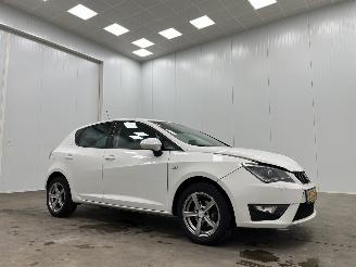 krockskadad bil auto Seat Ibiza 1.2 TSI FR 5-drs Navi Clima 2015/1