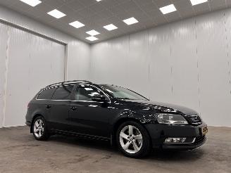 krockskadad bil auto Volkswagen Passat Station 1.6 TDI Executive Navi Clima 2014/7