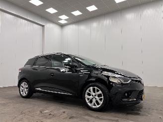 Damaged car Renault Clio Estate 0.9 TCe Navi Airco 2019/10