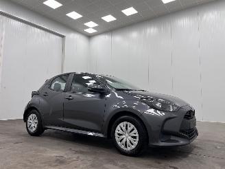krockskadad bil auto Toyota Yaris 1.5 Hybrid Clima 2023/11