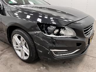 Volvo V-60 2.4 D6 AWD Plug-In Hybrid Summum Navi Clima picture 16