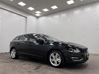krockskadad bil auto Volvo V-60 2.4 D6 AWD Plug-In Hybrid Summum Navi Clima 2014/3