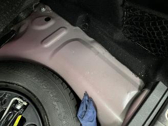 Peugeot 2008 1.2 PureTech Allure Panoramadak Navi Clima picture 18