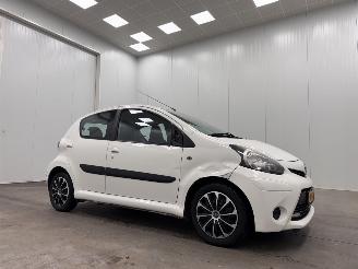 Voiture accidenté Toyota Aygo 1.0 VVT-i Autom. 5-drs Airco 2014/1