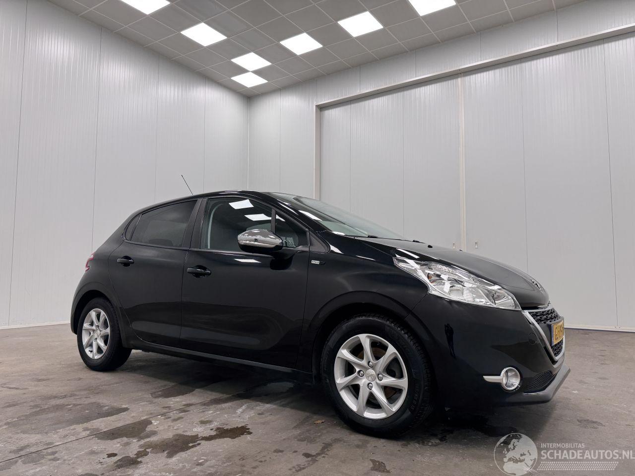 Peugeot 208 1.2 PureTech Style 5-drs Navi Airco