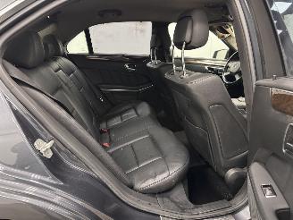 Mercedes E-klasse 300 CDI Autom Navi Clima picture 10
