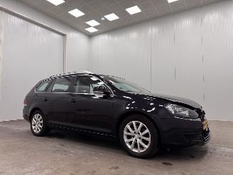 Vaurioauto  passenger cars Volkswagen Golf Variant 1.6 TDI Clima 2011/3