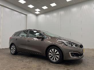 krockskadad bil auto Kia Cee d Sportswagon 1.6 CRDi DynamicLine Navi Clima 2016/9