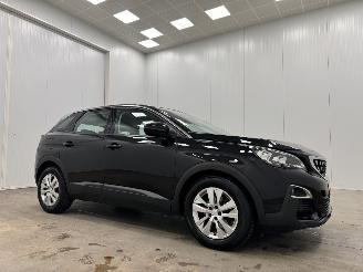 Vaurioauto  passenger cars Peugeot 3008 1.2 Autom. PureTech Executive Navi Clima 2020/10