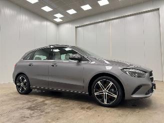 damaged passenger cars Mercedes B-klasse 180 Luxury Line Panoramadak Navi clima 2024/1