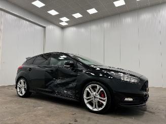 krockskadad bil auto Ford Focus 2.0 ST 5-drs Navi Clima 2017/6