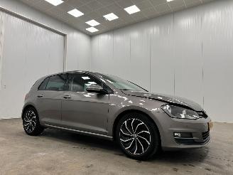 Unfallwagen Volkswagen Golf 1.0 TSI 5-drs Navi Clima 2016/1