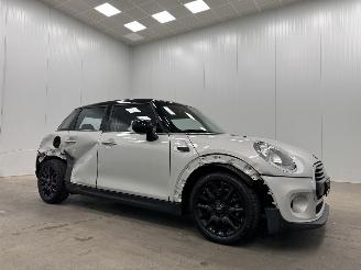 skadebil auto Mini Cooper 1.5i Autom. Cooper Pepper 5-drs Navi Clima 2018/1