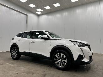 damaged passenger cars Peugeot 2008 1.2 PureTech Active Navi Clima 2021/12