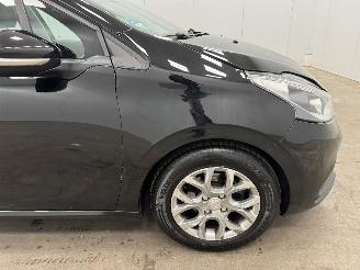 Peugeot 208 1.2 PureTech Active 5-drs Navi Clima picture 19