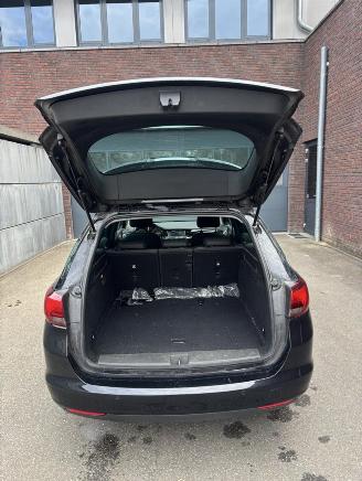 Opel Astra Sportstourer 1.2 Turbo Business Start/Stop MOTOR DEFECT! picture 6