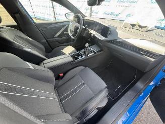 Opel Astra Sports Tourer GS 1.2 (96kW) picture 12