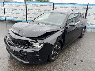 uszkodzony samochody osobowe Opel Astra Sports Tourer GS 96 KW 2025/2