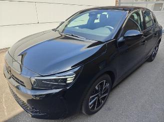 uszkodzony samochody osobowe Opel Corsa GS. Hybrid 81 kW(110 PS). 6-Gang-Doppelkupplungsgetriebe (eDCT) 2025/11