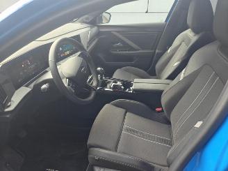 Opel Astra Sports Tourer GS 1.2 Turbo (96kW) Matrix picture 20