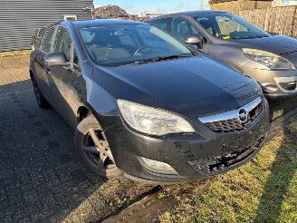 Auto incidentate Opel Astra  2010/11