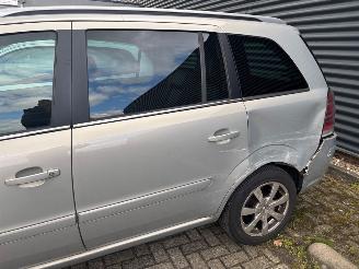 Opel Zafira Automaat - 2.2 16V Direct Ecotec MPV  Benzine 2.198cc 110kW (150pk) FWD 2005-07/2012-12 (M75) Z22YH; EURO4 picture 4